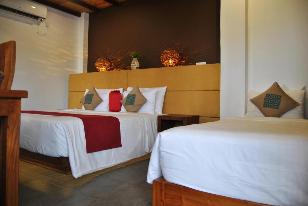 The Canoe Negombo Exterior foto