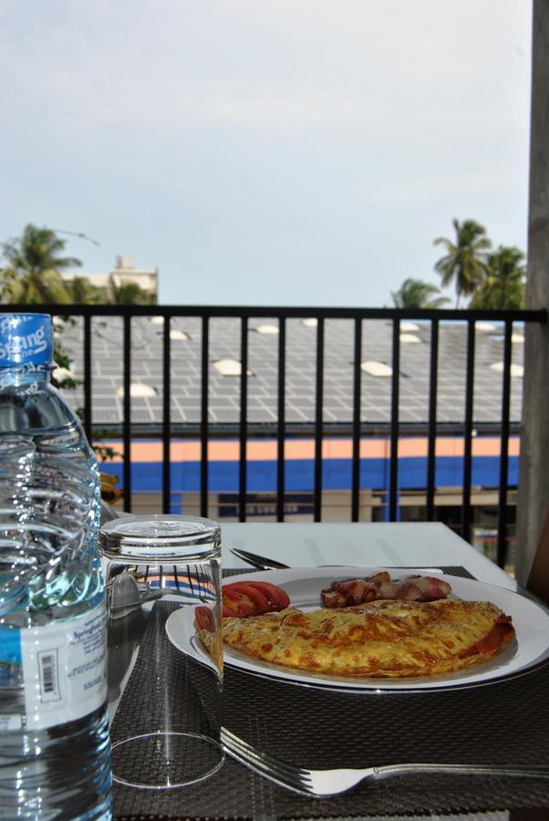 The Canoe Negombo Exterior foto